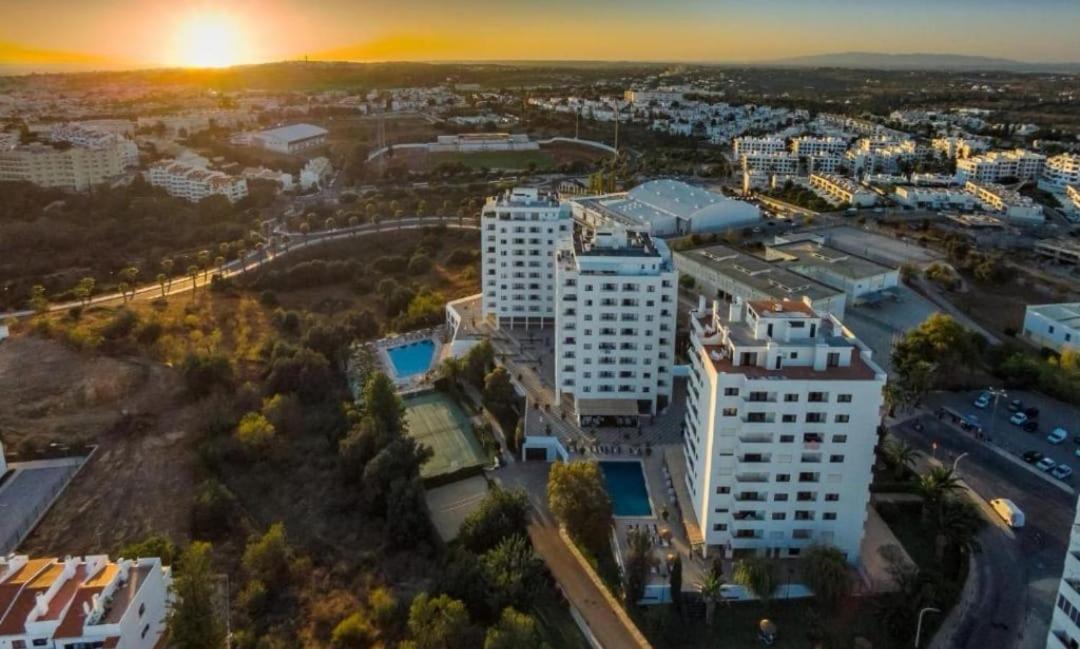 The Albufeira Concierge - Pool & Sunset Balconies Appartement Buitenkant foto